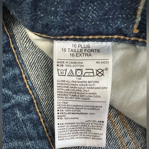 Old Navy Girls High Rise Adjustable Waist Denim Shorts For Youth. Size :16 Plus - Picture 2 of 6